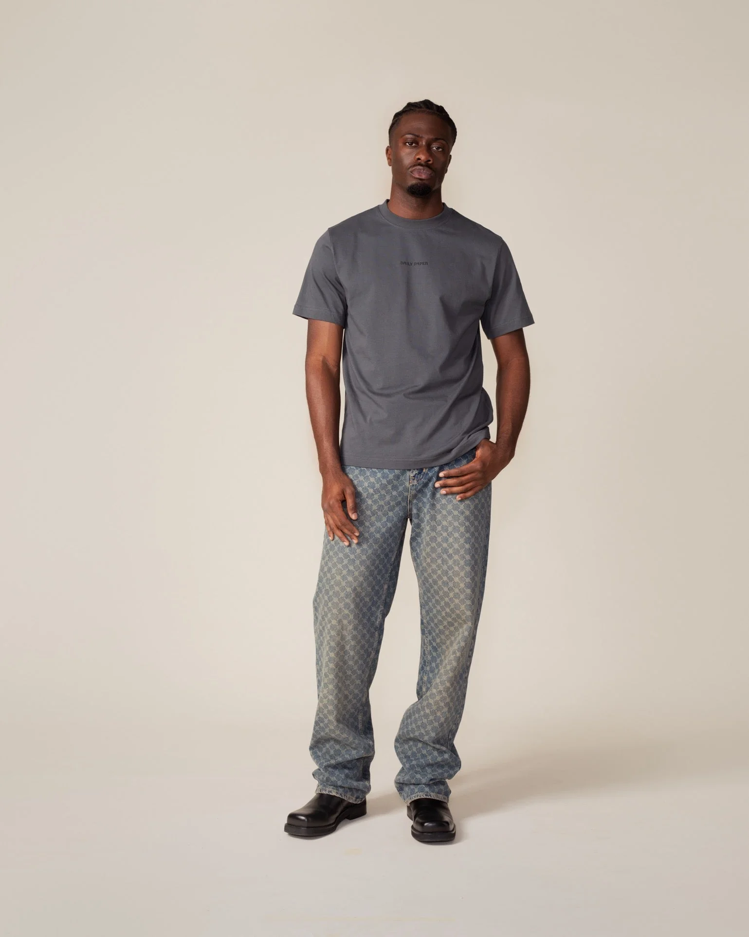 Black Oyster Tin Lid T-Shirt - Image 3